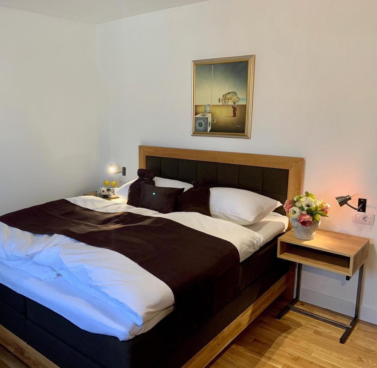 Motel Kiwi Grude Eksteriør bilde
